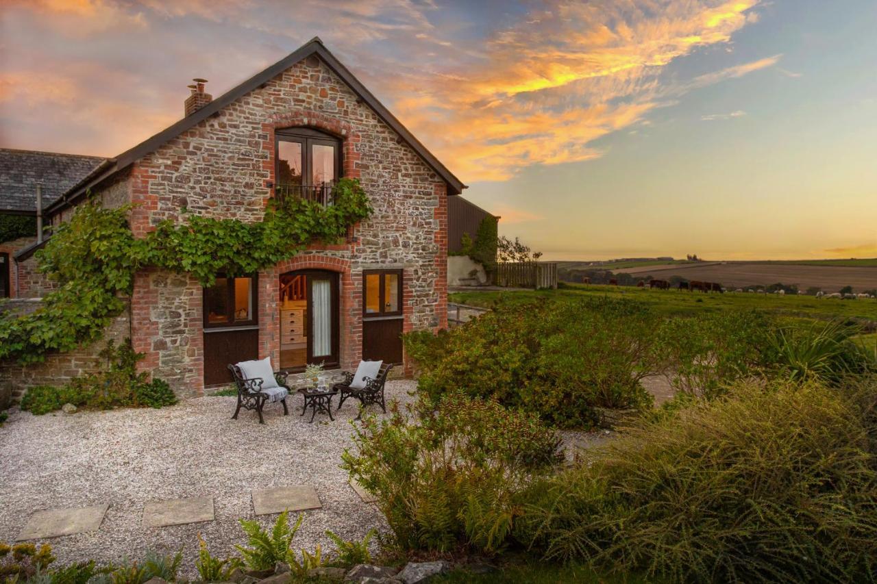 Downe Cottages Hartland Exterior photo